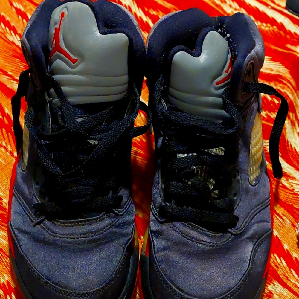 Men's size 8 Black and red Jordan